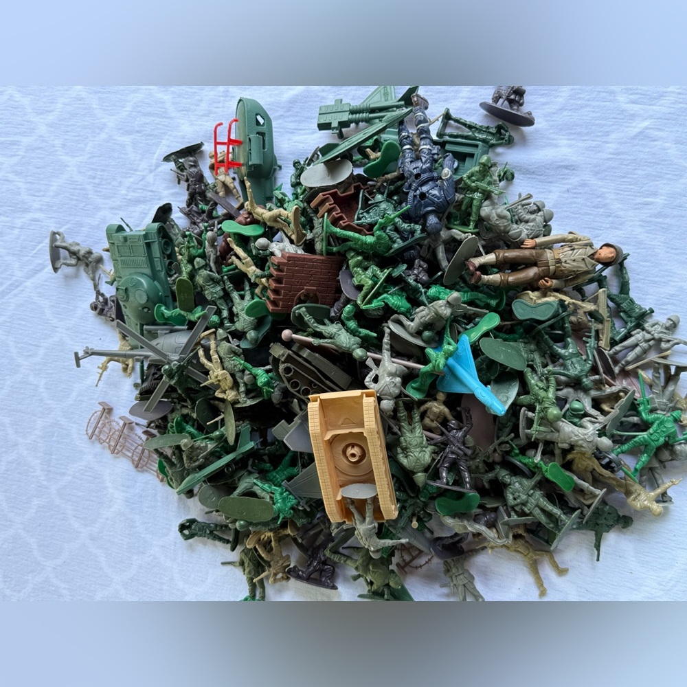 Assorted Green Army military plastic figures